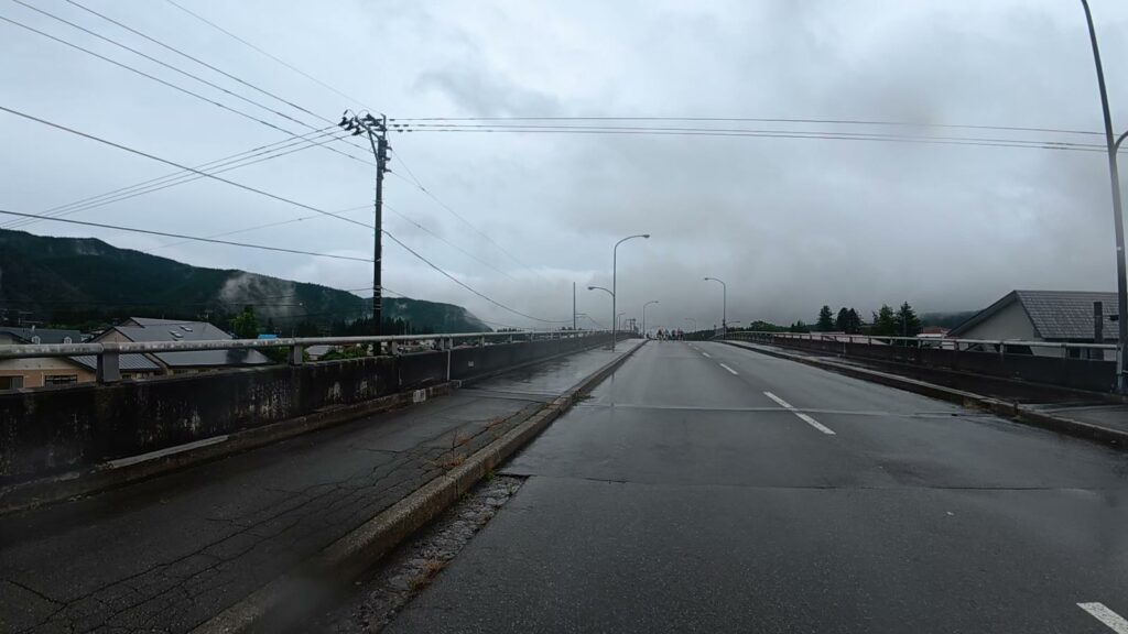田沢湖線を越える橋の上り(13.5km付近)